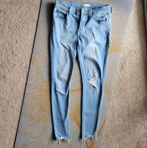 710 Super Skinny Women's Levi's Jeans.. hardly used